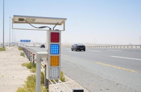 شرطة أبوظبي تُطبق منظومة تنبيه السائقين في الحالات الطارئة