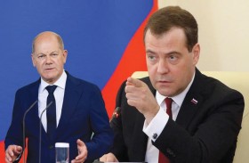 مدفيديف لشولتس: عليك الركوع وطلب المغفرة يا «صانع النقانق»