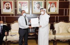 زكي نسيبة يكرم الباحثين المتميزين بجامعة الإمارت في الفترة من 2018-2021 للنشر العلمي للأوراق البحثية في أعرق المجلات والدوريات العالمية وفق قاعدة البيانات العلمية الدولية «سكوباس»