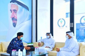 شرطة الشارقة تبحث مع شركائها الاستراتيجين تطوير العمل الحكومي