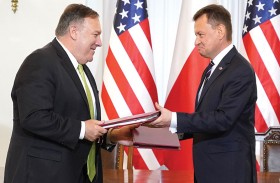 بومبيو يوقع اتفاقا لنقل قوات أميركية من ألمانيا إلى بولندا