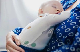 إنقاذ رضيع توقف قلبه على متن رحلة 