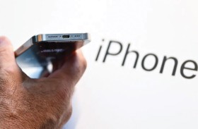 احذر هذه الأخطاء عند شحن الآيفون.. تدمر البطارية