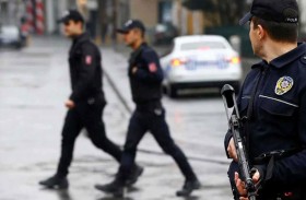 مُسن يقتل زوجته بفأس ويدفنها أسفل حمّام المنزل