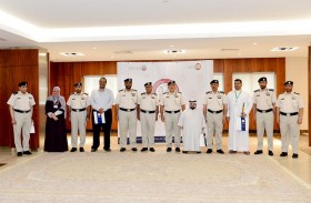 مدير عام شرطة أبوظبي يكرم الفائزين بجائزة القراءة
