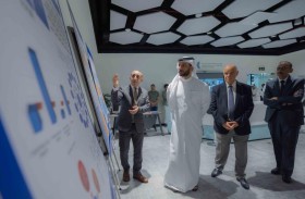 رئيس جامعة الشارقة يزور معهد البحوث للعلوم الإنسانية والاجتماعية