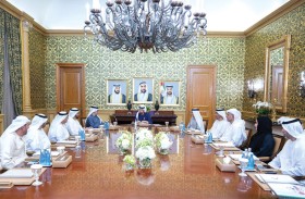 حمدان بن زايد: الهلال الأحمر أكثر عطاء وتميزا في عام المجتمع