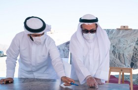 حاكم الشارقة يتفقد سير الأعمال في مشروعي استراحة السحب وقرية أبو الكيزان البحرية بمدينة خورفكان