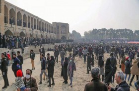 بلومبرغ: أزمة فتاكة تهدد بالإطاحة بالقيادة الإيرانية