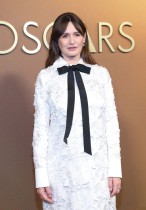 الممثلة البريطانية إيميلي مورتيمر لدى حضورها حفل توزيع جوائز الحكام السادس عشر في أوفايشن هوليوود. ا ف ب