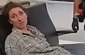 سلوك صادم لراكبة يُوقف رحلة جوية 