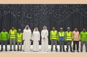 دائرة الخدمات العامة برأس الخيمة تحتفي باليوم العالمي للعمال