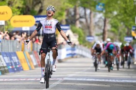 «الإمارات اكس ار جي للدراجات الهوائية» يشارك في طواف «داون اندر» بأستراليا