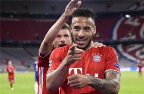 بايرن ميونيخ يعلن رحيل لاعب وسطه توليسو 