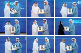 رئيس الدولة يمنح 6 من سفراء الدولة وقنصلين وسام زايد الثاني من الطبقة الأولى ووسام الاستقلال من الطبقة الأولى