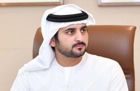 مكتوم بن محمد يعلن إدراج تيكوم في سوق دبي المالي  
