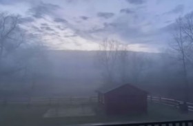 رائحة غريبة تنتشر مع الضباب في مدينة أمريكية