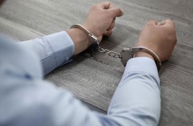 بينها  كسر إصبع شرطي.. يرتكب 6 جرائم متتالية