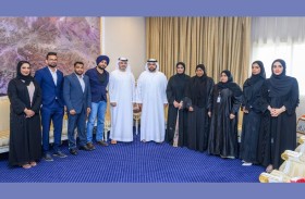 محمد الشرقي يلتقي خريجي دورة توثيق تراث الفجيرة