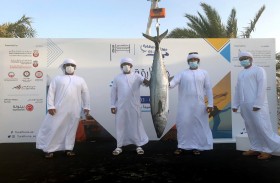 360 مشاركا في مسابقة صيد الكنعد بمهرجان الظفرة