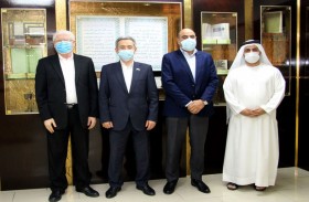 سفير أوزباكستان يبحث التعاون الثقافي مع مركز جمعة الماجد