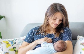 الرضاعة الطبيعية.. درع مناعي خفي يحمي المرأة من سرطان الثدي