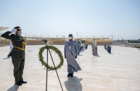 خليفة بن طحنون يستقبل وزير الداخلية الغامبي