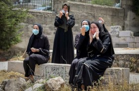 الحكومة الفلسطينية تطالب إسرائيل بإغلاق المعابر لمكافحة تفشي كورونا