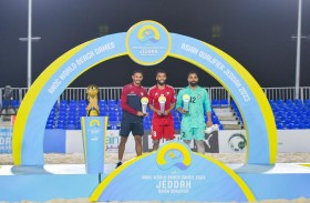 حميد جمال وعلي المحمدي يحصدان جائزتي أفضل حارس وأفضل لاعب في البطولة