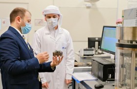 باحثون من جامعة خليفة يطورون خلطة أسفلتية مستدامة 