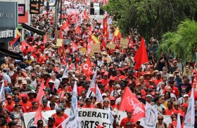 قلق من انتفاضة شعبية.. ما سيناريوهات التصعيد العمالي بفرنسا؟