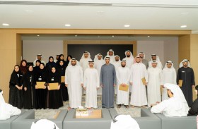 مدير محاكم دبي يحتفي بالموظفين خريجي برنامج «مقيّم منظومة التميز الحكومي» لبرنامج دبي للتميز الحكومي