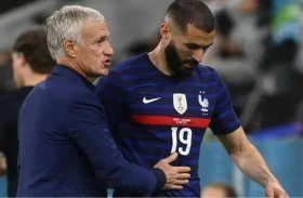 بنزيمة يتهم ديشامب بـ «الكذب».. ويهدد بفضح الأسرار