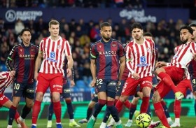 أتلتيكو يفشل في ملاحقة برشلونة والريال على الصدارة