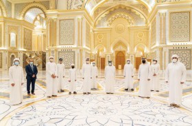 قصر الوطن يحتفي بأسبوع الأصم العربي