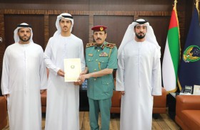 شرطة الفجيرة تكرم أبناء الموظفين المتميزين في الثانوية العامة