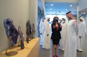 عمار النعيمي يطلع على خدمات مركز الشرطة الذكي وجناح الأوروغواي في إكسبو 2020