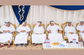 سعود بن صقر يقدم واجب العزاء في وفاة ياسر بن شكر الزعابي