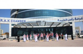 غرفة رأس الخيمة ترفع العلم    