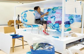 منحوتة لساعة رملية تعكس مفاهيم الاستدامة بالجناح البريطاني في إكسبو 2020 دبي