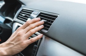ما خطورة مكيف الهواء في السيارة؟
