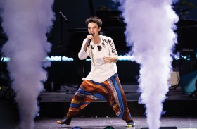 النجم البريطاني جاكوب كولير يحيي حفلا باذخا في إكسبو 2020 دبي