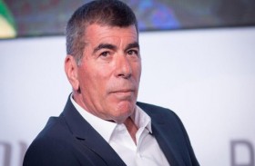 وزير خارجية إسرائيل ينضم للنزوح الجماعي من «أزرق أبيض»