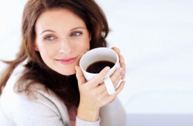 القهوة وتساقط الشعر.. خبراء الصحة يشرحون العلاقة