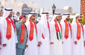 سعود بن صقر يرفع علم الدولة على كورنيش القواسم في رأس الخيمة احتفاءً بـ «يوم العلم»