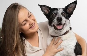 تكسب ملايين الدولارات بفضل كلبتها الأليفة