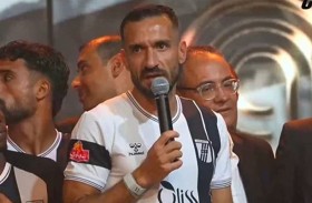 في احتفالية كبيرة.. جماهير الصفاقسي تحتفي بالأسطورة علي معلول