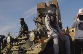 مركبات عسكرية مزودة برشاش في شوارع لندن