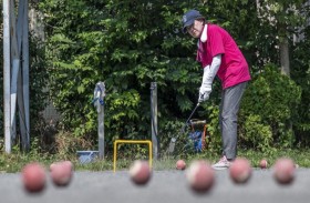 في اليابان... رياضيون مسنون يتحدّون موجة الحر 