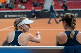 هاريت دارت تعتذر بعد تعليقها عن رائحة منافستها